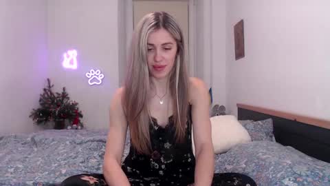 Snapshot of hot_berry69 chatting on December 22, 10:15 pm Dashka online show from December 22, 10:15 pm
