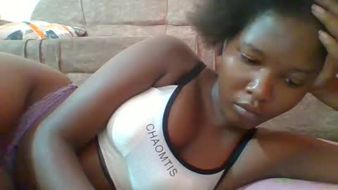 Snapshot of hotbabbee chatting on February 4, 4:48 am love online show from February 4, 4:48 am