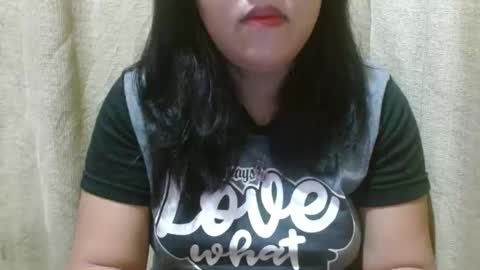 hotiemorenagurl18 online show from November 1, 2:16 am