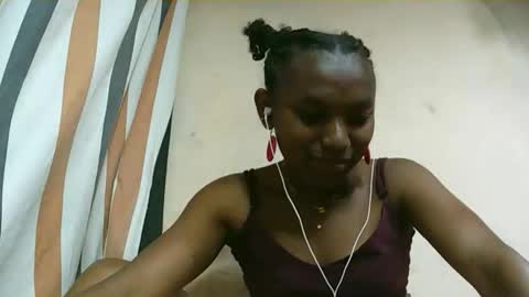 Snapshot of hotiesveronique chatting on September 26, 8:23 am veronique online show from September 26, 8:23 am