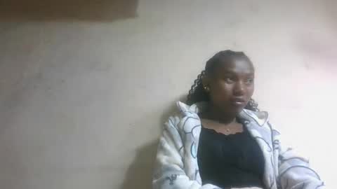 Snapshot of hotiesveronique chatting on October 16, 7:22 am veronique online show from October 16, 7:22 am