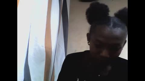 Snapshot of hotiesveronique chatting on October 7, 1:04 pm veronique online show from October 7, 1:04 pm