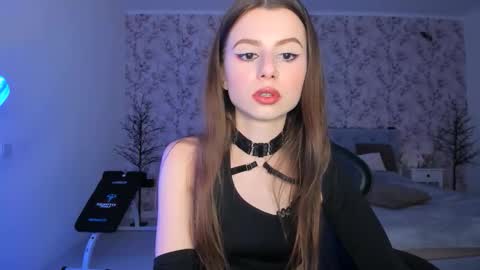 hotmolly_ online show from February 6, 7:50 pm