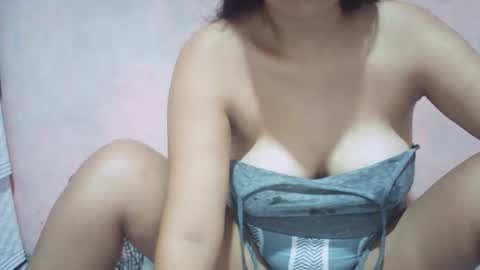 hotpink4u04 online show from May 24, 10:20 pm