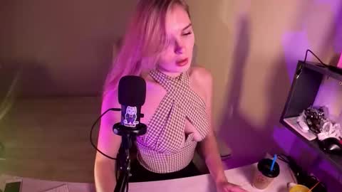 HotPrincess2hot online show from November 29, 12:42 pm