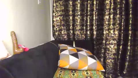 Amalia online show from February 1, 9:46 pm