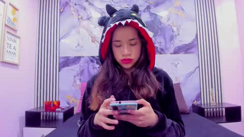 hott_barbie_ online show from November 11, 3:13 am