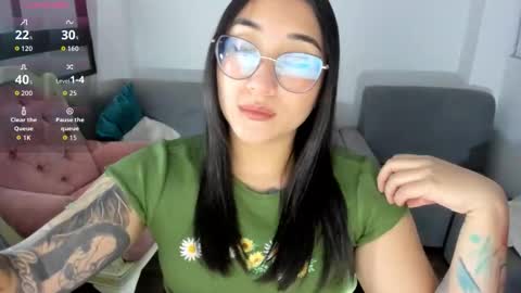 Snapshot of hottbee1 chatting on September 20, 7:01 pm AMY online show from September 20, 7:01 pm
