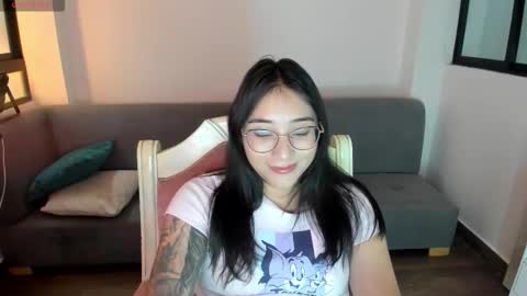 Snapshot of hottbee1 chatting on October 6, 7:29 pm AMY online show from October 6, 7:29 pm