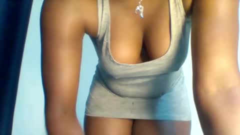 Snapshot of hottie_vera chatting on February 12, 7:23 am vera online show from February 12, 7:23 am