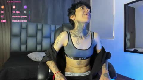 Juls online show from May 20, 7:33 pm