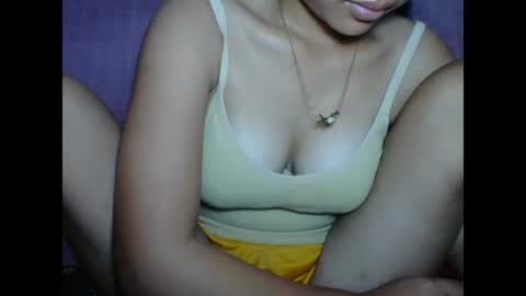 hotwild4u04 online show from December 22, 5:23 am