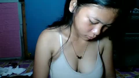 hotwild4u04 online show from December 5, 9:39 pm