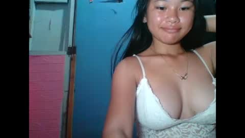 hotwild4u04 online show from December 28, 9:51 pm