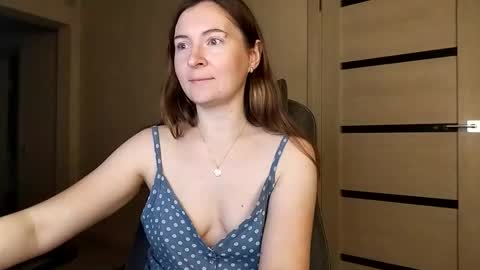 HumpyGrey online show from October 25, 5:20 pm