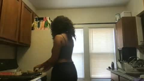 Goddess Hunyy online show from November 14, 6:30 pm