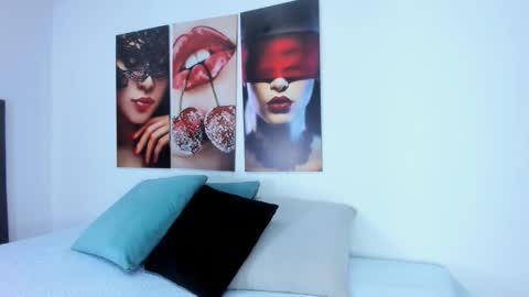 The Dolls online show from December 15, 8:25 pm