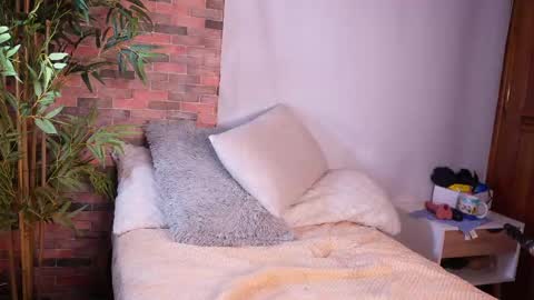 Lucy online show from February 11, 9:31 am