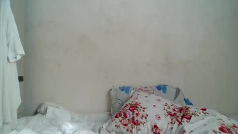 Snapshot of iam_jana chatting on December 12, 1:10 am iam_jana online show from December 12, 1:10 am