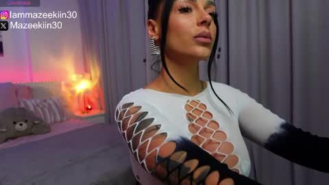 Maze online show from April 23, 6:43 pm