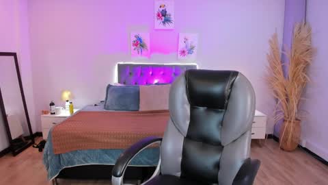 Icy online show from March 31, 11:43 am