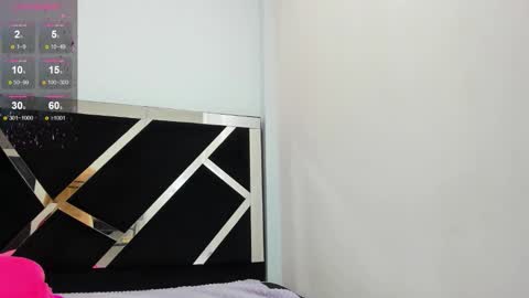 Isabella online show from December 17, 1:59 pm