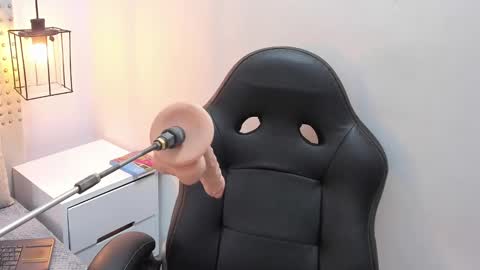 ILY   online show from December 13, 4:43 am