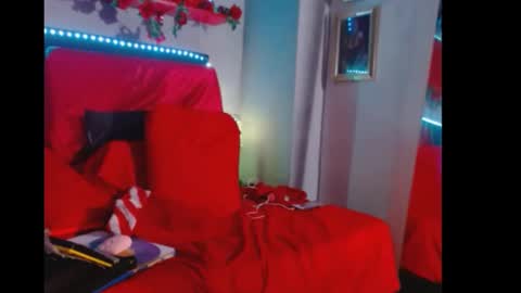 Snapshot of im_helenn_ chatting on December 28, 9:40 pm Hellen online show from December 28, 9:40 pm