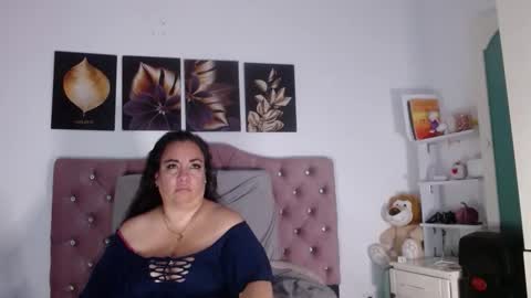 Snapshot of im_helenn_ chatting on October 13, 7:55 am Hellen online show from October 13, 7:55 am
