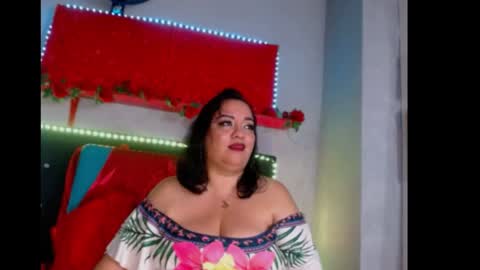 Snapshot of im_helenn_ chatting on December 10, 6:17 pm Hellen online show from December 10, 6:17 pm