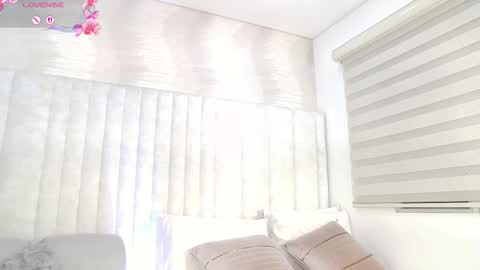 Snapshot of im_helina chatting on October 7, 12:31 pm Helina online show from October 7, 12:31 pm