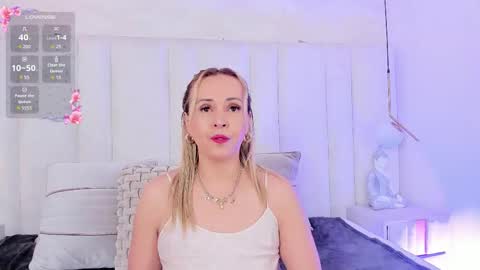 Mailyn Jung online show from February 19, 12:16 pm