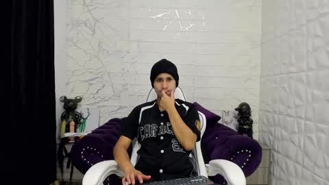 im_milan_rs online show from February 8, 1:11 am