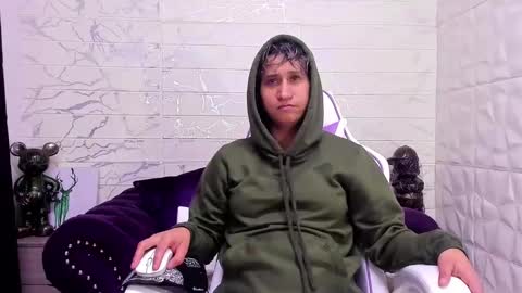 im_milan_rs online show from February 6, 12:43 am