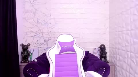 im_milan_rs online show from February 5, 1:04 am