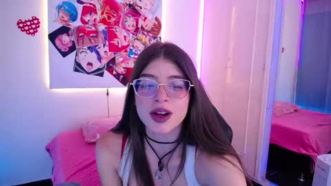Snapshot of imchloe_ chatting on September 25, 8:50 pm Chloe online show from September 25, 8:50 pm
