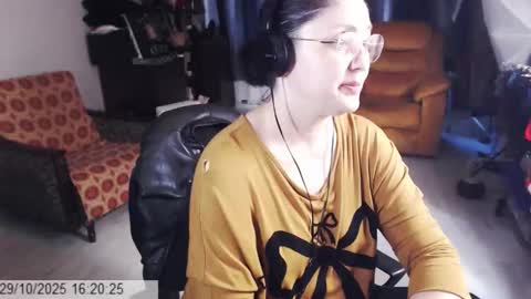 Empress online show from October 29, 2:20 pm