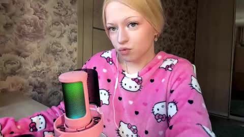 Lola online show from March 21, 10:42 am