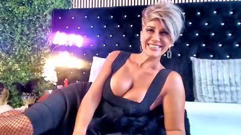 inanna_ishtar1 online show from September 30, 9:37 am