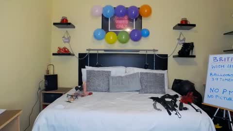 inannalove online show from November 23, 9:44 am