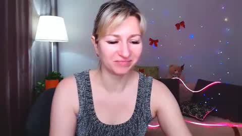 Snapshot of incredible_ariela chatting on February 13, 11:50 am incredible_ariela online show from February 13, 11:50 am