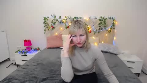 Snapshot of incredible_ariela chatting on February 24, 10:35 am incredible_ariela online show from February 24, 10:35 am