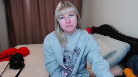 Snapshot of incredible_ariela chatting on January 15, 12:58 pm incredible_ariela online show from January 15, 12:58 pm