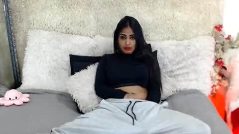 Jazmin online show from May 1, 8:01 pm