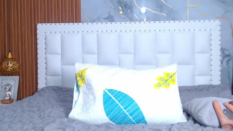 Snapshot of indiancutiie chatting on January 22, 8:17 pm LITTLE AINHOA online show from January 22, 8:17 pm