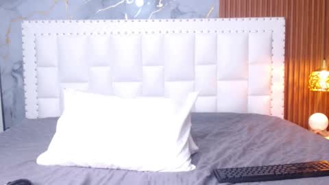 Snapshot of indiancutiie chatting on March 4, 7:54 pm LITTLE AINHOA online show from March 4, 7:54 pm