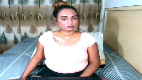 Snapshot of indiansecretlove20 chatting on March 6, 6:05 pm goddess online show from March 6, 6:05 pm