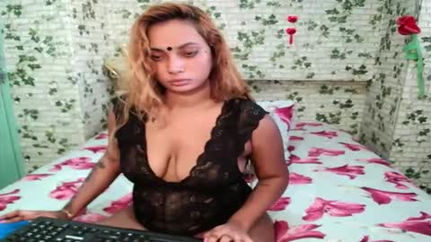 Snapshot of indiansecretlove20 chatting on September 30, 6:19 am goddess online show from September 30, 6:19 am
