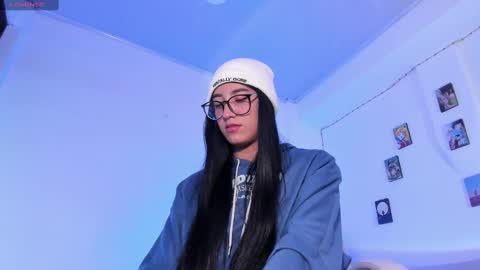 Snapshot of ineedmydaddy_ chatting on January 25, 3:19 am Luna online show from January 25, 3:19 am