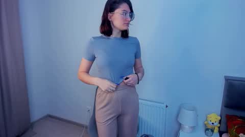 Kira online show from December 4, 4:26 am